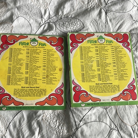 Set of 2 45s Rudolph the Red nosed reindeer & Santa Claus is coming to Town - Picture 2 of 8